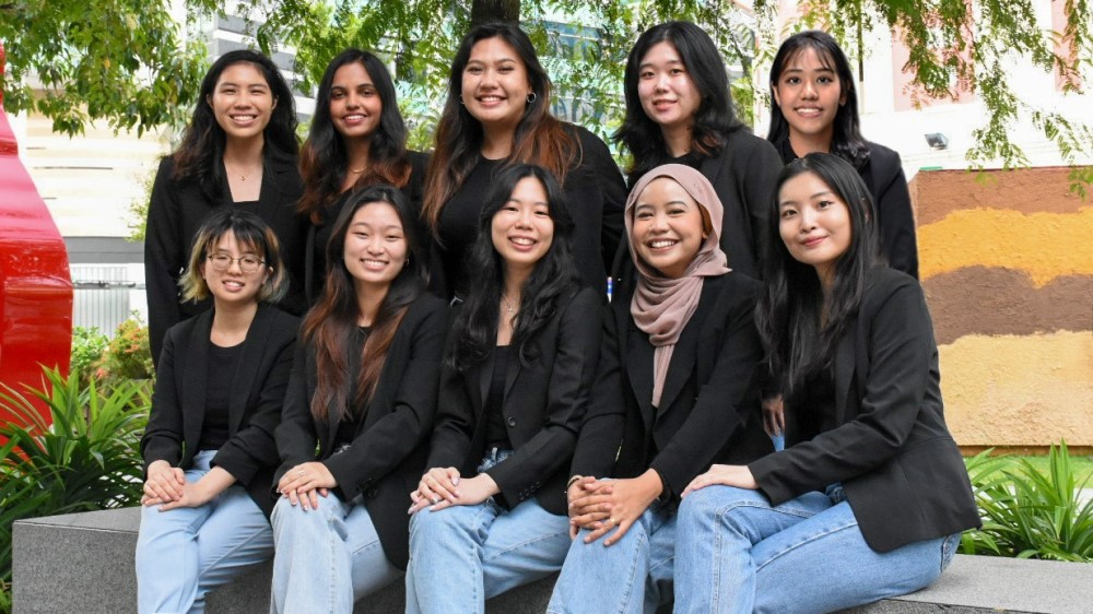 Christine (front row, extreme right) with SOSCIETYâs Management Committee members