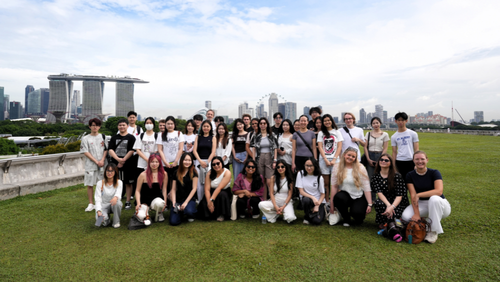 Kylie (fourth from left, bottom row) with fellow GSP participants on a field trip to Marina Barrage. 