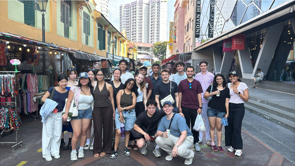 Sven (centre, in light blue) with fellow GSP participants during a cultural tour of Little India. 