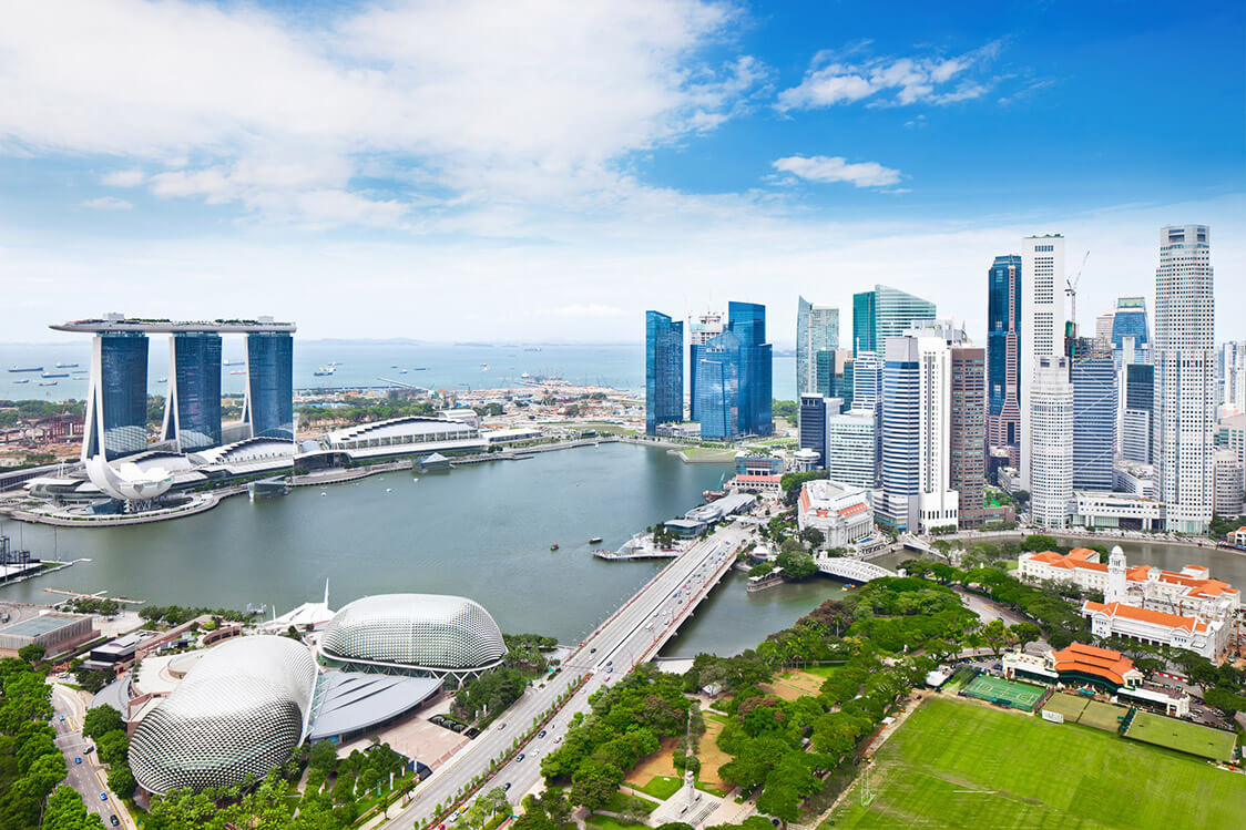 My Big Career Change From Tech Consultancy to Singapore Investment Banking