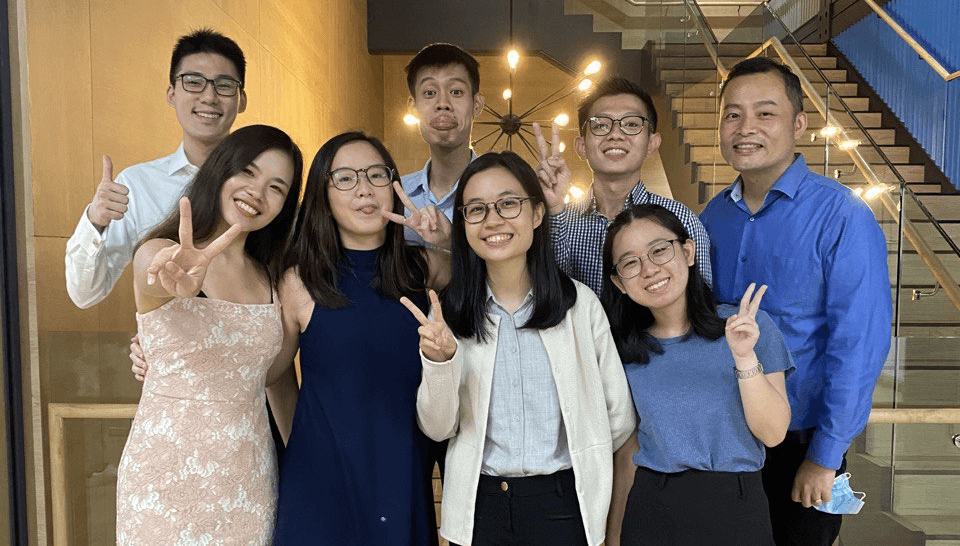 Ming Quan (back row, 2nd from right) and his course mates in the Capstone class